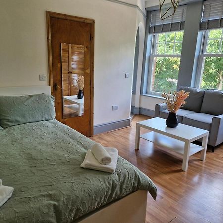 Bright Studio Apartment In A Perfect Location Londra Exterior foto