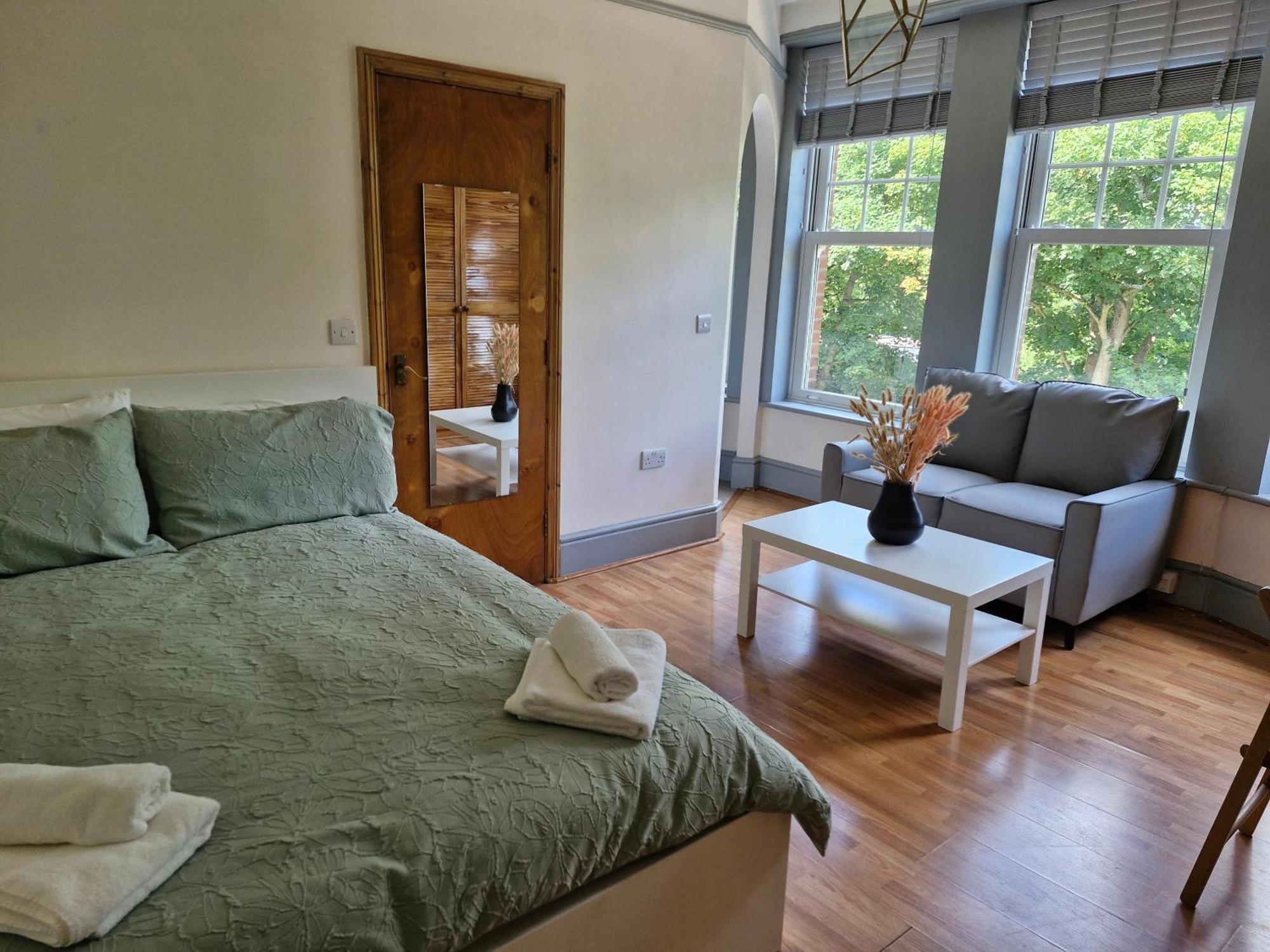 Bright Studio Apartment In A Perfect Location Londra Exterior foto