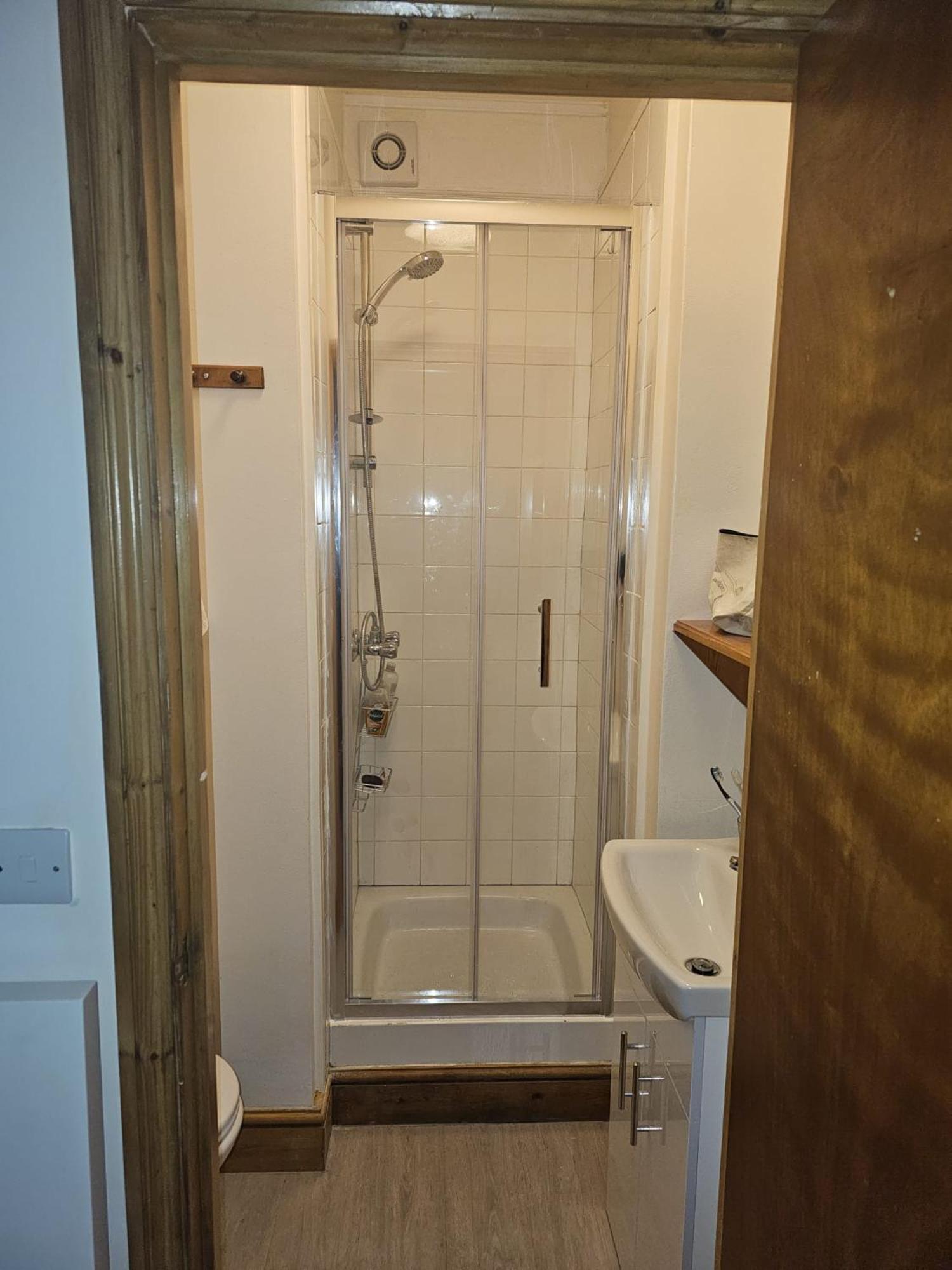 Bright Studio Apartment In A Perfect Location Londra Exterior foto